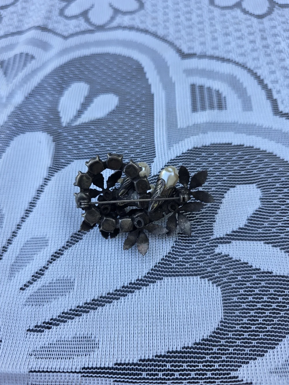 Vintage Pearl and Crystal Floral Brooch - Cream Pearls, Silver-Tone